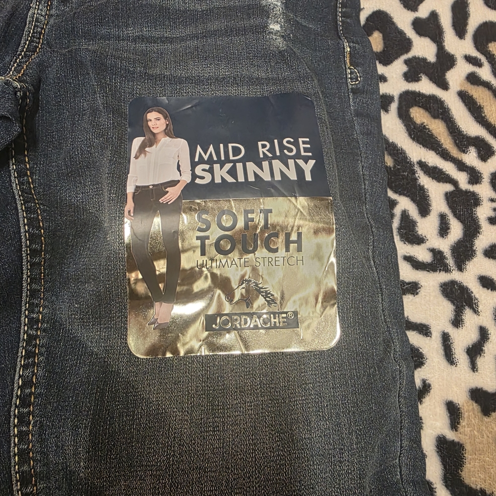 Jordache Soft Touch Mid Rise Skinny Jeans - Dark Blue NWT - Picture 2 of 6